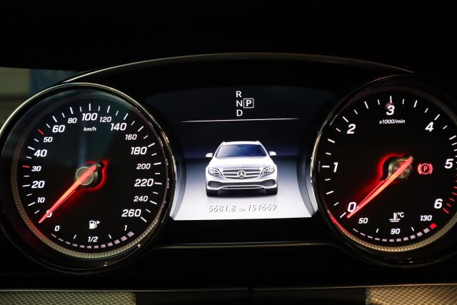 MERCEDES-BENZ E 2017 200 d T A Premium Business