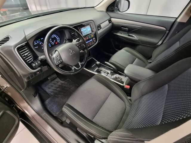 MITSUBISHI Outlander 2017 2,0 MIVEC Intense CVT 4WD 5P