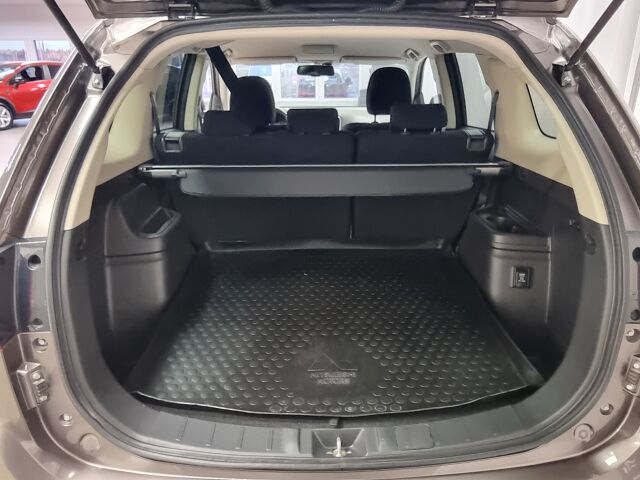 MITSUBISHI Outlander 2017 2,0 MIVEC Intense CVT 4WD 5P