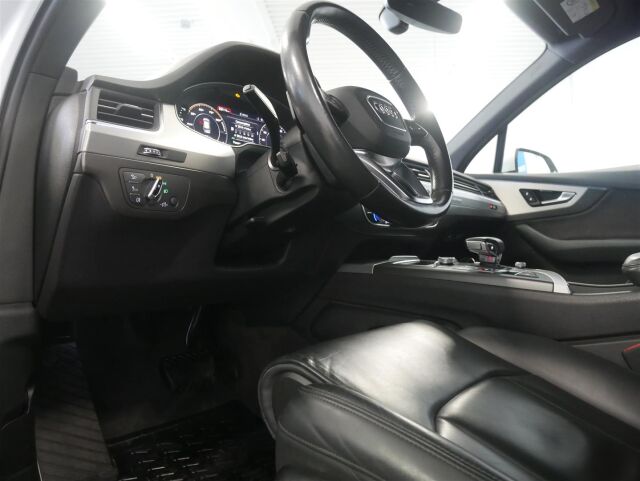 AUDI Q7 2017 Business 3,0 V6 TDI e-tron quattro tiptronic