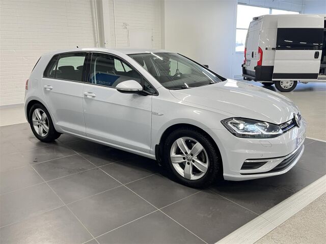 VOLKSWAGEN Golf 2018 Comfortline 1,5 TSI EVO 96 kW (130 hv) BLUEMOTION DSG-aut. Football Edition