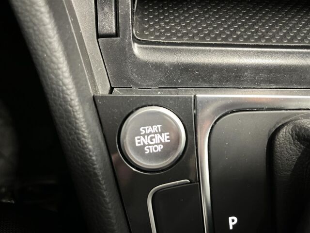 VOLKSWAGEN Golf 2018 Comfortline 1,5 TSI EVO 96 kW (130 hv) BLUEMOTION DSG-aut. Football Edition