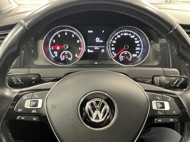 VOLKSWAGEN Golf 2018 Comfortline 1,5 TSI EVO 96 kW (130 hv) BLUEMOTION DSG-aut. Football Edition