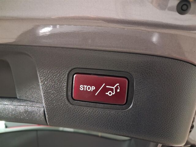 MERCEDES-BENZ GLA 2018 180 A Premium Business