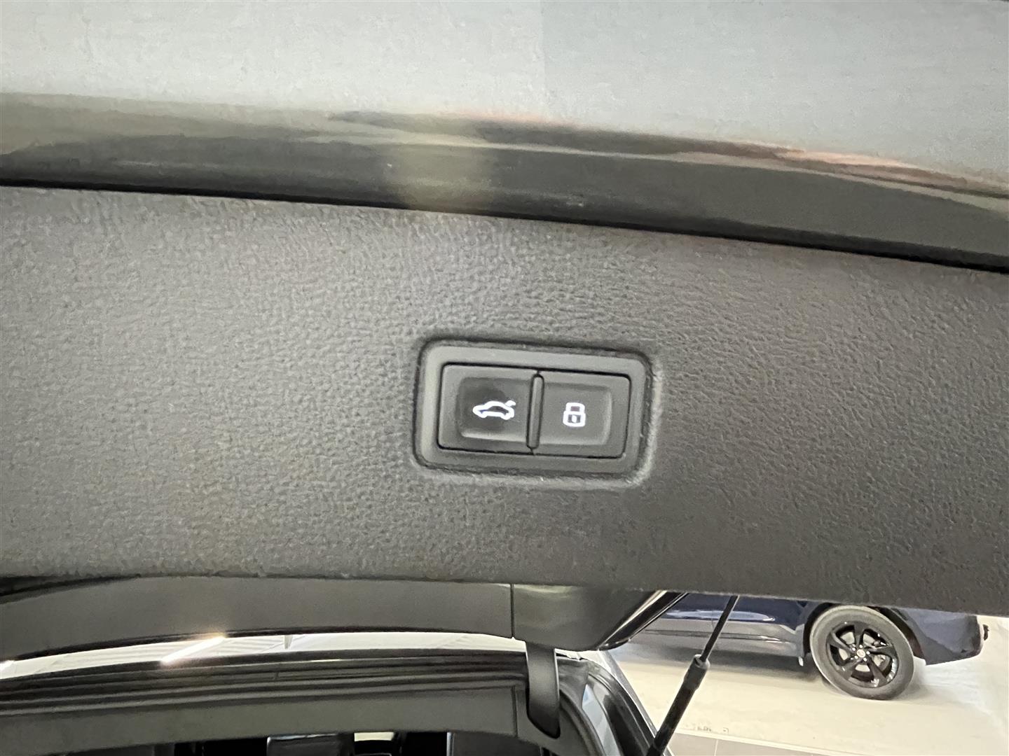 Audi Q7 2018, photo 7/35