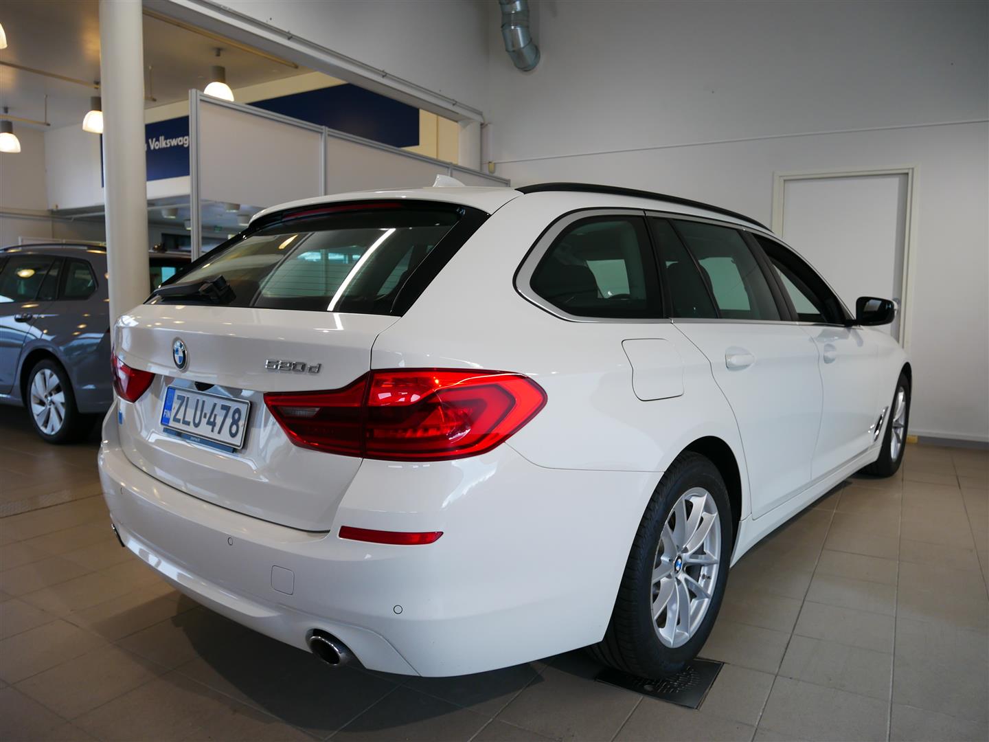 BMW 520 G31 Touring 520d Business 2019, kuva 4/18