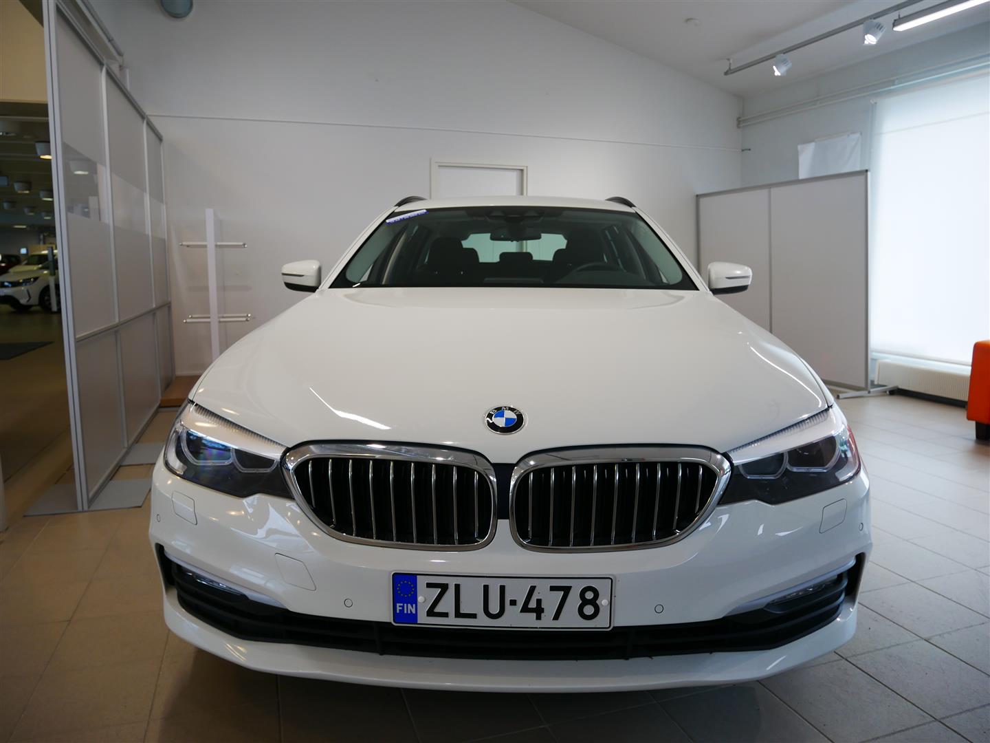 BMW 520 G31 Touring 520d Business 2019, kuva 2/18