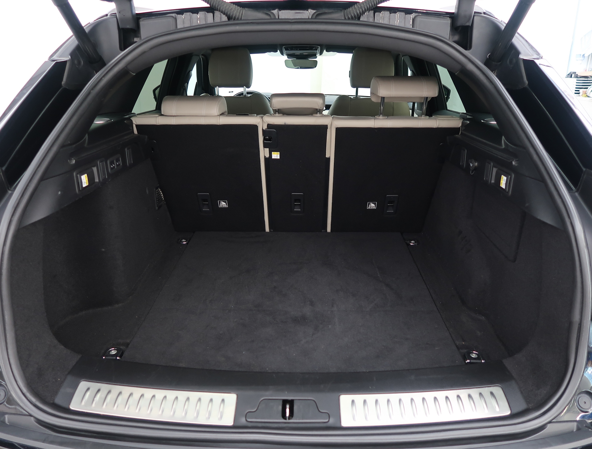 Land Rover Range Rover Velar 2018, kuva 5/27