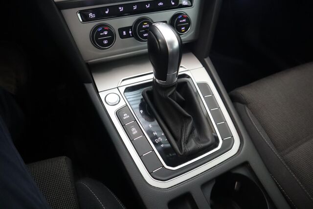 VOLKSWAGEN Passat 2018 Variant Comfortline 2,0 TDI 110 kW (150 hv) DSG-automaatti