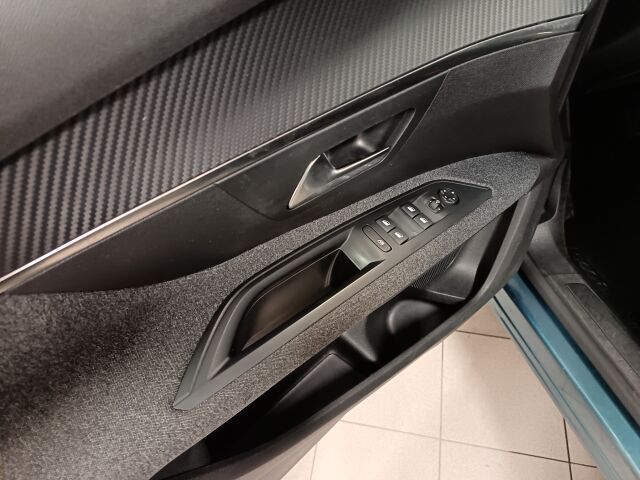 PEUGEOT 5008 2018 Active BlueHDi 130 EAT8-automaatti