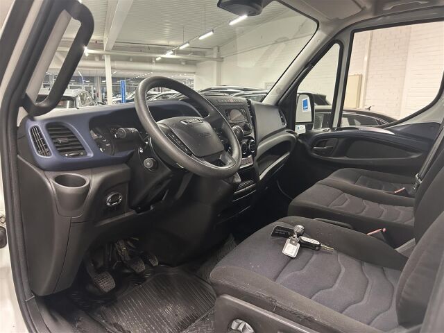 IVECO Daily 2018 35S18V L4H2  3,0 132kW M6  / ALV / 3+3 M-A / Suomi-auto / Webasto