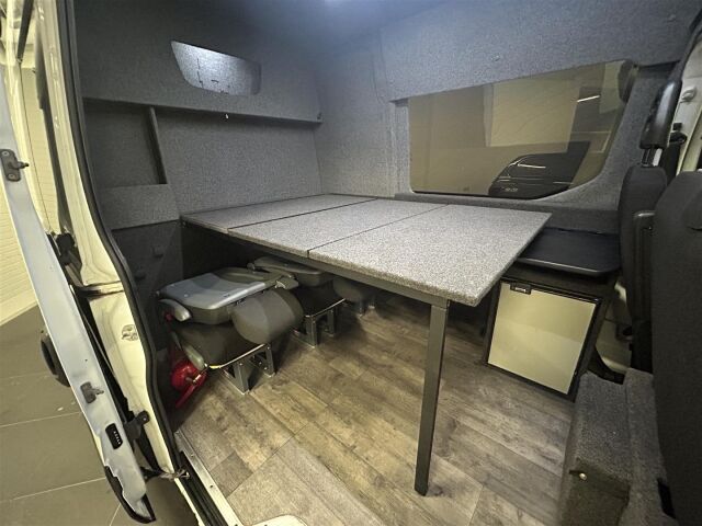 IVECO Daily 2018 35S18V L4H2  3,0 132kW M6  / ALV / 3+3 M-A / Suomi-auto / Webasto