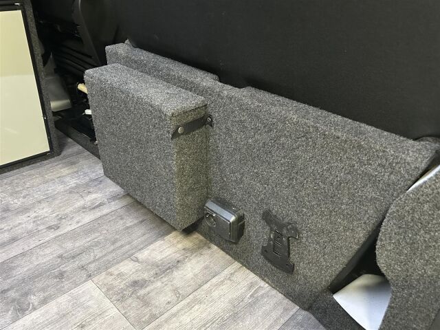 IVECO Daily 2018 35S18V L4H2  3,0 132kW M6  / ALV / 3+3 M-A / Suomi-auto / Webasto