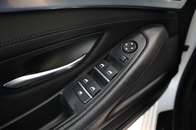 BMW 520 2015 F11 Touring 520d A xDrive Business Exclusive Edition