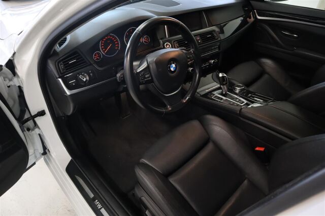 BMW 520 2015 F11 Touring 520d A xDrive Business Exclusive Edition
