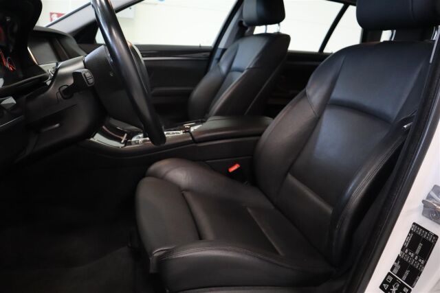 BMW 520 2015 F11 Touring 520d A xDrive Business Exclusive Edition