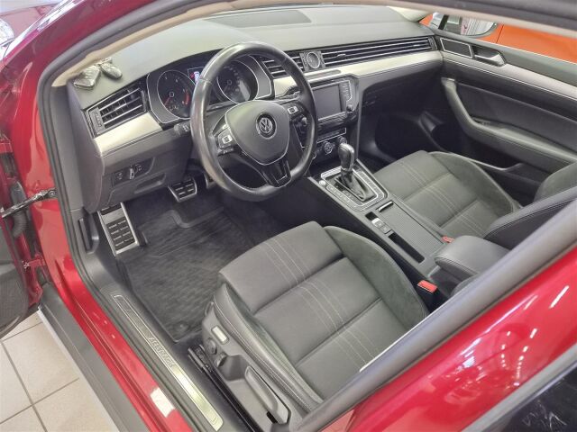 VOLKSWAGEN Passat 2015 Variant Alltrack 2,0 TDI 140 kW (190 hv) 4MOTION DSG * Vetokoukku / ACC / Webasto / P- Kamera *