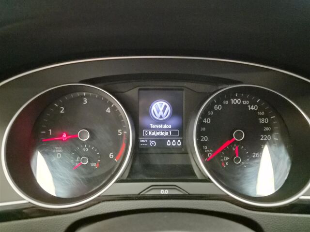 VOLKSWAGEN Passat 2015 Variant Alltrack 2,0 TDI 140 kW (190 hv) 4MOTION DSG * Vetokoukku / ACC / Webasto / P- Kamera *