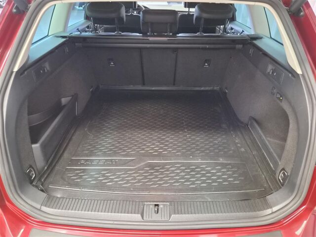 VOLKSWAGEN Passat 2015 Variant Alltrack 2,0 TDI 140 kW (190 hv) 4MOTION DSG * Vetokoukku / ACC / Webasto / P- Kamera *