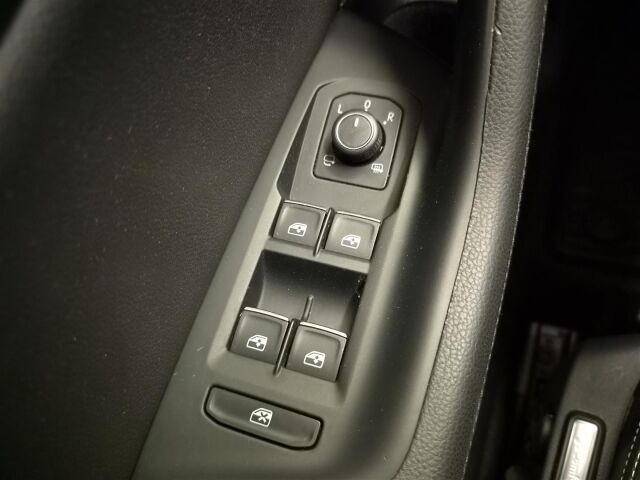 VOLKSWAGEN Passat 2015 Variant Alltrack 2,0 TDI 140 kW (190 hv) 4MOTION DSG * Vetokoukku / ACC / Webasto / P- Kamera *