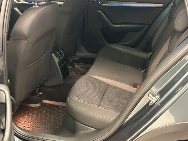 SKODA Octavia 2020 Combi 2,0 TDI 184 4x4 Scout BusinessLine DSG Autom.