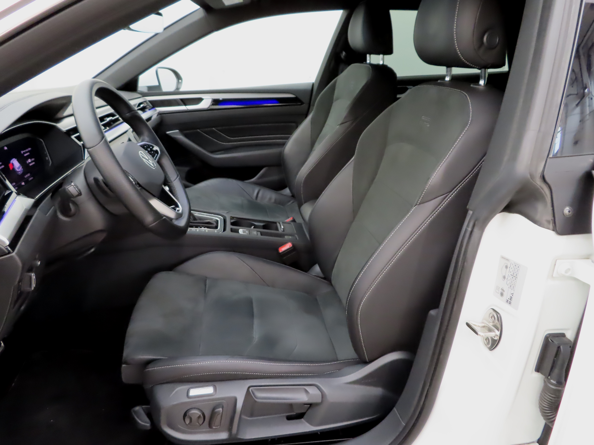 Volkswagen Arteon 2021, photo 6/12