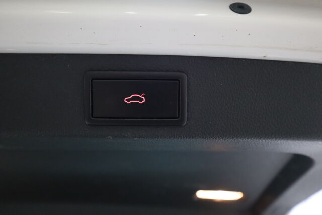 Skoda Superb 2018 Combi 2,0 TDI 190 4x4 L&K DSG Autom. MYYNNISSÄ HUUTOKAUPAT.COM KAUTTA!