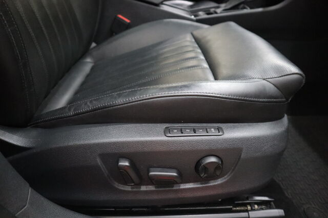 Skoda Superb 2018 Combi 2,0 TDI 190 4x4 L&K DSG Autom. MYYNNISSÄ HUUTOKAUPAT.COM KAUTTA!