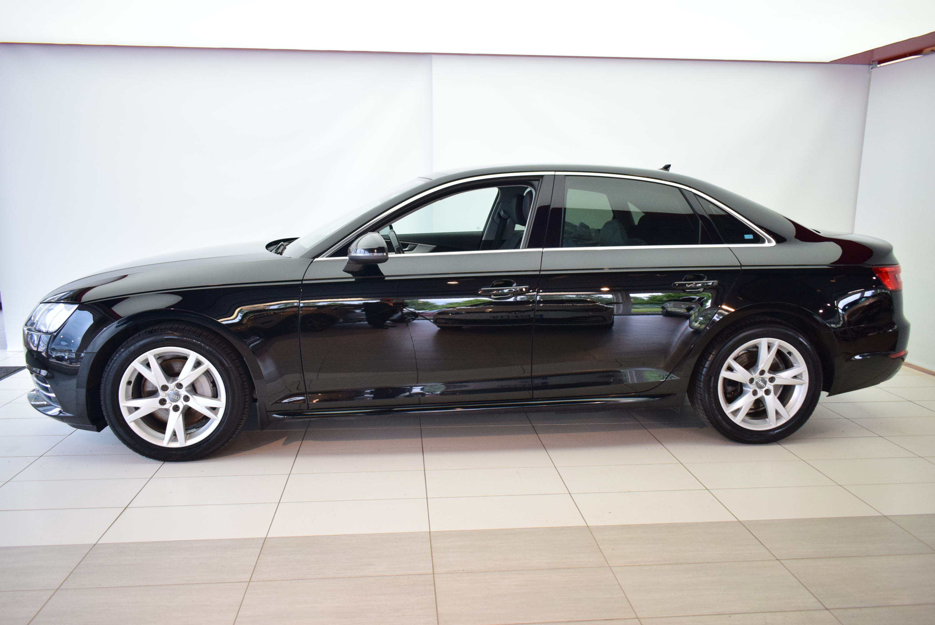 Audi A4 2017, kuva 2/18