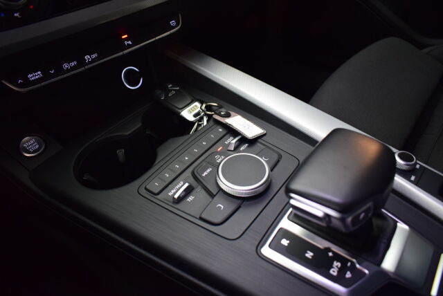 AUDI A4 2017 Sedan Land of quattro 2,0 TDI 140 kW quattro S tronic