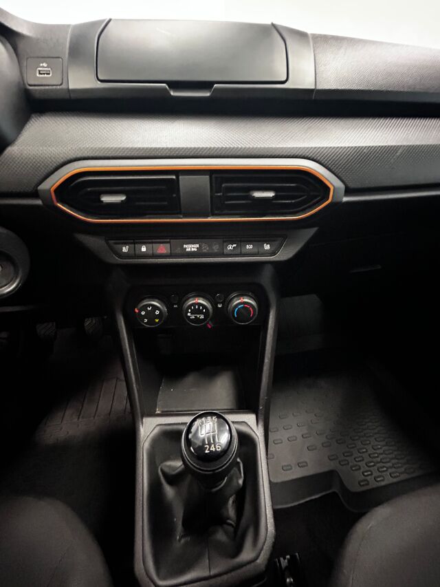 DACIA Sandero 2022 Stepway TCe 90 Essential Juuri huollettu.