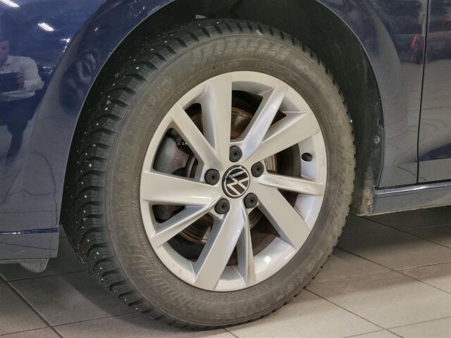 VOLKSWAGEN Golf 2022 Variant Comfort 1,5 eTSI 110 kW (MHEV) DSG-automaatti / Webasto / Koukku / P-Kamera / ACC