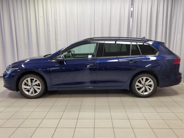 VOLKSWAGEN Golf 2022 Variant Comfort 1,5 eTSI 110 kW (MHEV) DSG-automaatti / Webasto / Koukku / P-Kamera / ACC