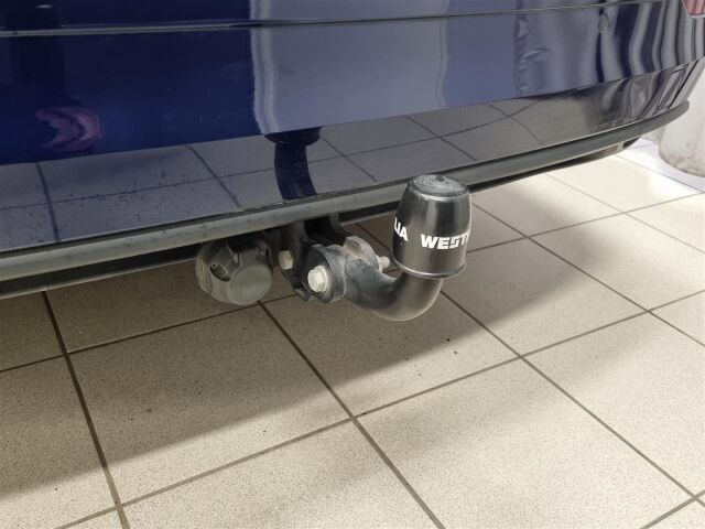 VOLKSWAGEN Golf 2022 Variant Comfort 1,5 eTSI 110 kW (MHEV) DSG-automaatti / Webasto / Koukku / P-Kamera / ACC