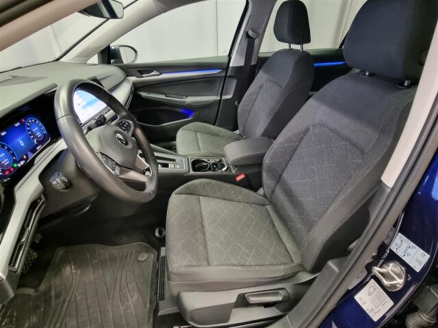 VOLKSWAGEN Golf 2022 Variant Comfort 1,5 eTSI 110 kW (MHEV) DSG-automaatti / Webasto / Koukku / P-Kamera / ACC