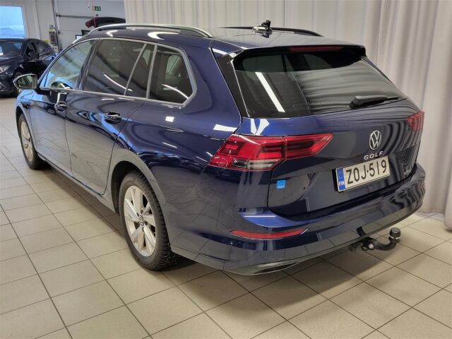 VOLKSWAGEN Golf 2022 Variant Comfort 1,5 eTSI 110 kW (MHEV) DSG-automaatti / Webasto / Koukku / P-Kamera / ACC