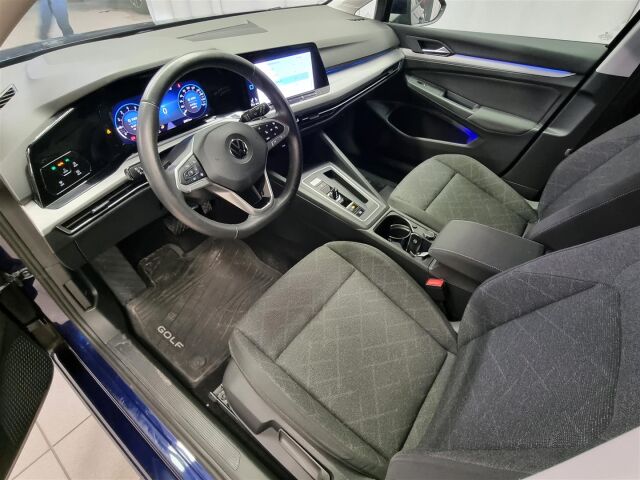 VOLKSWAGEN Golf 2022 Variant Comfort 1,5 eTSI 110 kW (MHEV) DSG-automaatti / Webasto / Koukku / P-Kamera / ACC