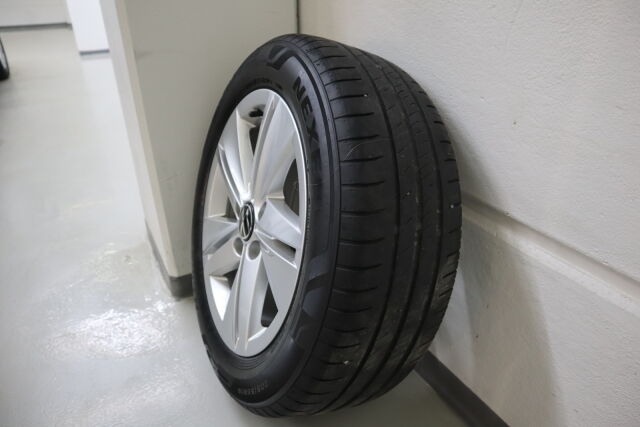 VOLKSWAGEN Golf 2022 Comfort Business 1,5 eTSI 96 kW (MHEV) DSG-automaatti