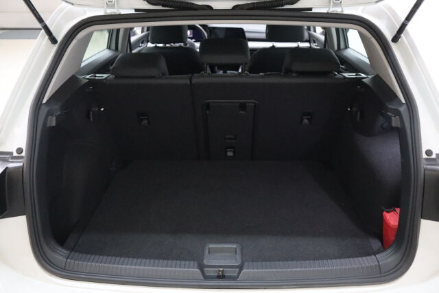 VOLKSWAGEN Golf 2022 Comfort Business 1,5 eTSI 96 kW (MHEV) DSG-automaatti