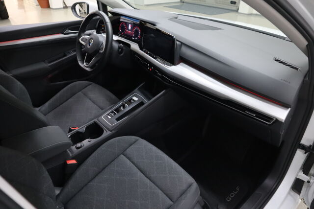 VOLKSWAGEN Golf 2022 Comfort Business 1,5 eTSI 96 kW (MHEV) DSG-automaatti