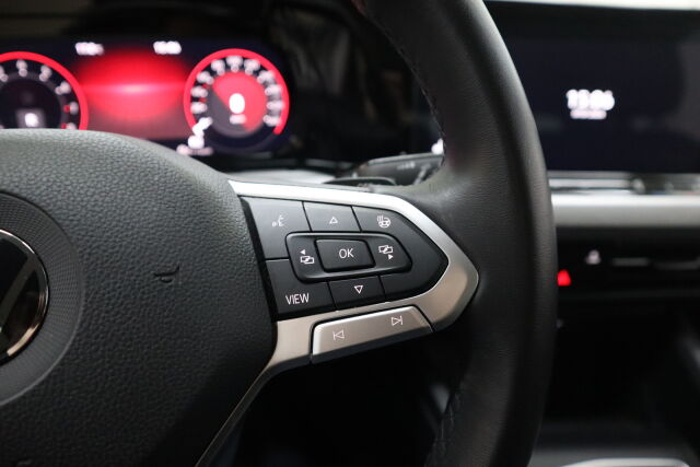 VOLKSWAGEN Golf 2022 Comfort Business 1,5 eTSI 96 kW (MHEV) DSG-automaatti