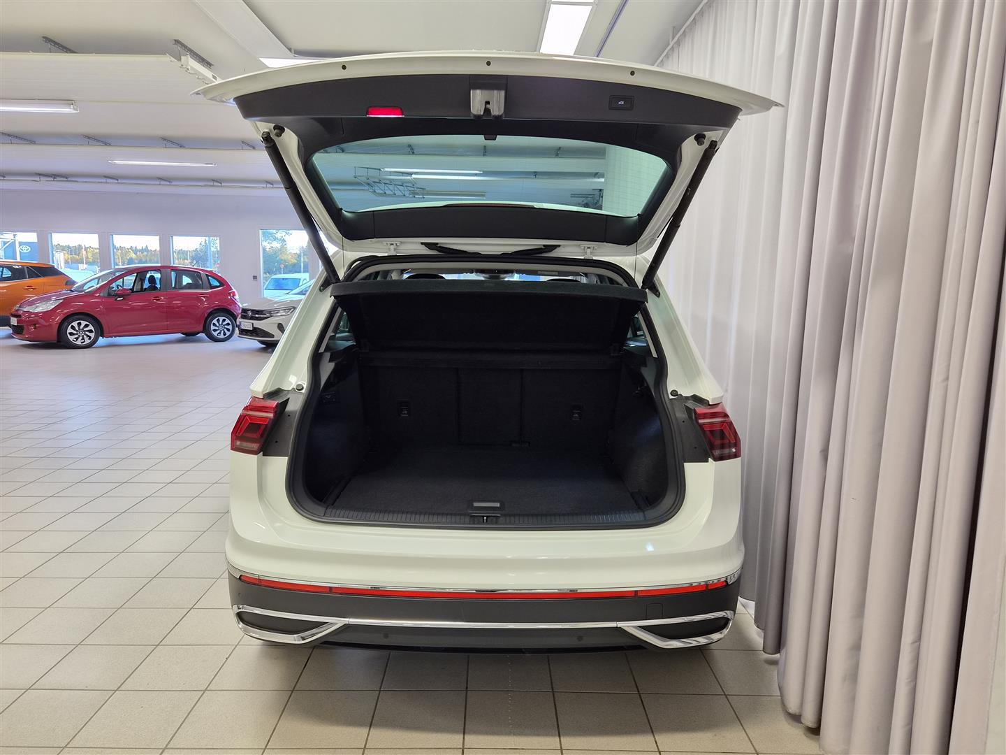 Volkswagen Tiguan 2022, kuva 6/24
