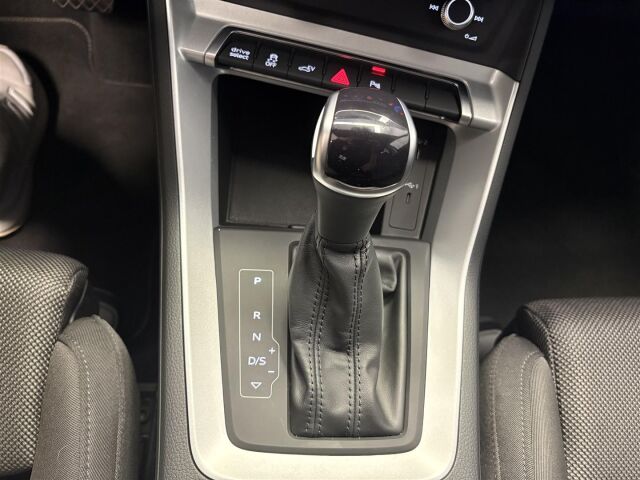 AUDI Q3 2024 Sportback Progress 45 TFSI e 180 kW S tronic