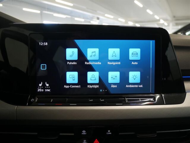 VOLKSWAGEN Golf 2023 Variant Comfort 1,0 TSI 81 kW, 1-omisteinen, vetokoukku, webasto! Vähän ajettu!