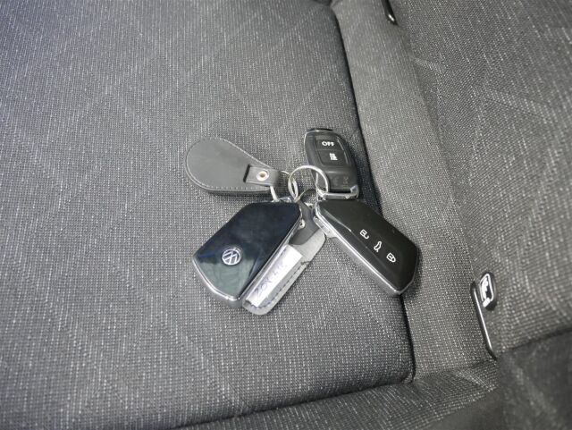 VOLKSWAGEN Golf 2023 Variant Comfort 1,0 TSI 81 kW, 1-omisteinen, vetokoukku, webasto! Vähän ajettu!