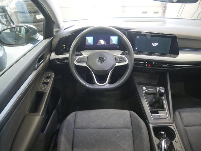 VOLKSWAGEN Golf 2023 Variant Comfort 1,0 TSI 81 kW, 1-omisteinen, vetokoukku, webasto! Vähän ajettu!