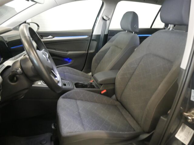 VOLKSWAGEN Golf 2023 Variant Comfort 1,0 TSI 81 kW, 1-omisteinen, vetokoukku, webasto! Vähän ajettu!