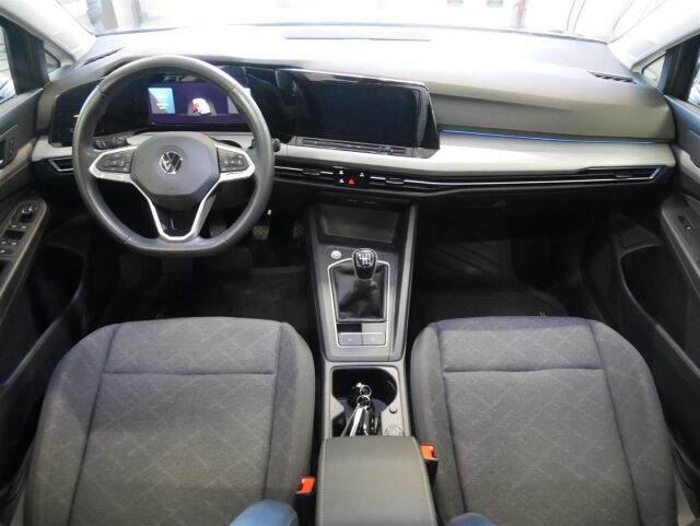 VOLKSWAGEN Golf 2023 Variant Comfort 1,0 TSI 81 kW, 1-omisteinen, vetokoukku, webasto! Vähän ajettu!