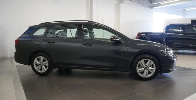 VOLKSWAGEN Golf 2023 Variant Comfort 1,0 TSI 81 kW, 1-omisteinen, vetokoukku, webasto! Vähän ajettu!