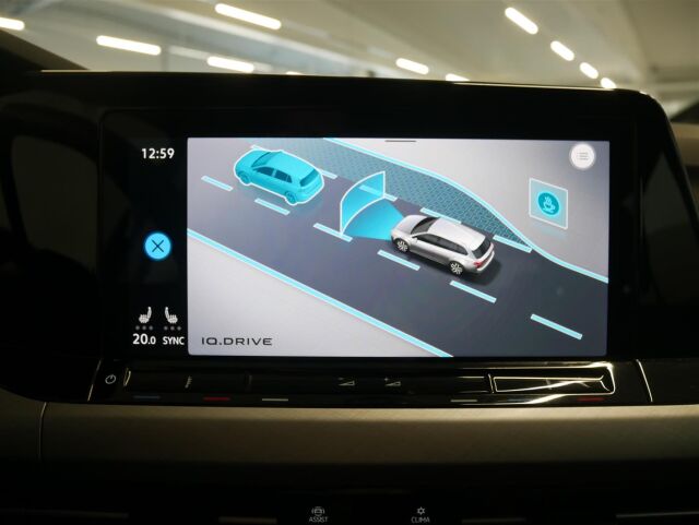 VOLKSWAGEN Golf 2023 Variant Comfort 1,0 TSI 81 kW, 1-omisteinen, vetokoukku, webasto! Vähän ajettu!